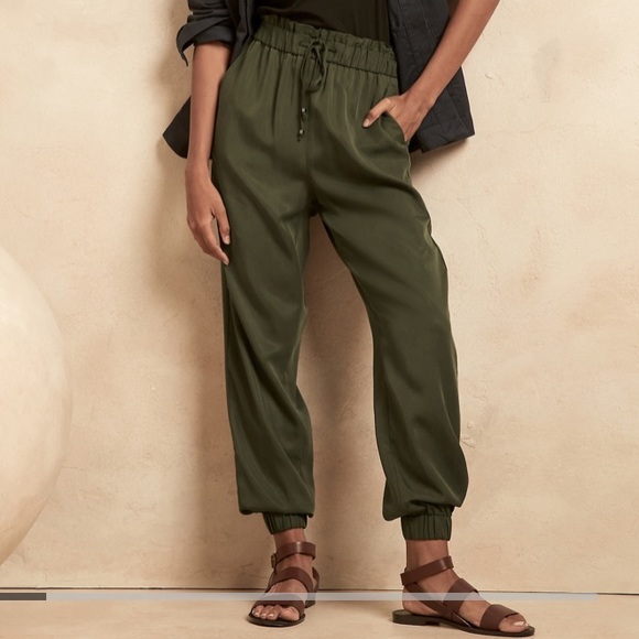 Banana Republic Factory Pants - Banana Republic TENCEL Drawcord Jogger in green